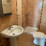 Lovely 3-bedroom Rei Appartamento Sarandë