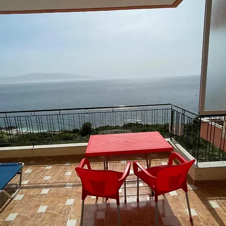 Lovely 3-bedroom Rei Saranda