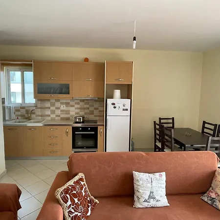 Lovely 3-bedroom Rei Sarandë
