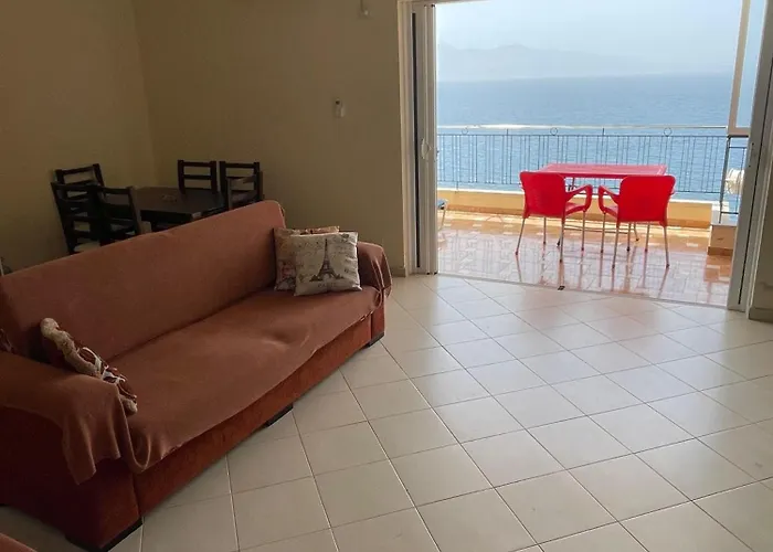 Apartman Lovely 3-bedroom Rei *